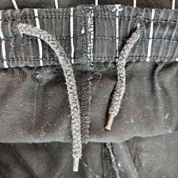 Starter Chicago Bulls Kids Shorts L Jersey Black Red Stripe Basketball NBA - Picture 3 of 6